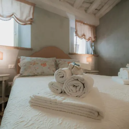 Dimora Lucia - Relax Con Bagno Privato ゲストハウス フォッソンブローネ