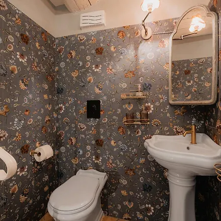 Dimora Lucia - Relax Con Bagno Privato ゲストハウス 3*